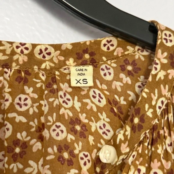 Doen Jane Long Sleeve Button Front Top in Golden Mesa Floral - XSmall FLAWED - Picture 4 of 7